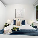Urban Oasis In Toorak