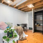 Carlton- Loft Studios To Two Bedroom Loft 2 4Pax