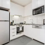 Light Airy Parking Wifi Wfh Walk To Mcec Crown