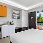 Tranquil Urban Escape In St Kilda