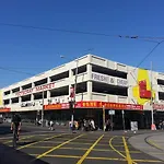 3Br2Ba Apt In Footscarypoolcar Parkwifi