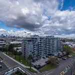 3Br2Ba Apt In Footscarypoolcar Parkwifi