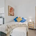 Complete Host Guilfoyle Apartments