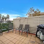 Classy Beachside Unit With Parking And Gym