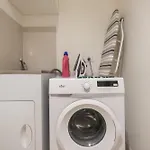 Central Melbourne 1Br1Ba Apt With Balcony