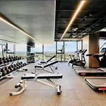Entire Unit In Front Of Crown With Free Parking & Pool
