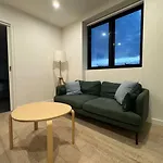 In1103- 1 Bedroom Modern Apartment In Vibrant Southbank