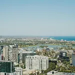 Australia108 High Level Apt 2 Bedrooms With Parking
