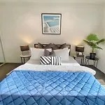 Spacious City Fringe Retreatpool & Free Parking