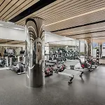 Chic 1-Bed South Melbourne Unit With Pool & Gym