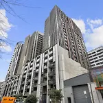 Chic 1-Bed South Melbourne Unit With Pool & Gym