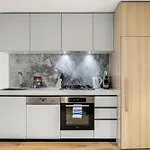 Chic 1-Bed South Melbourne Unit With Pool & Gym