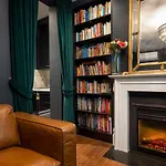 Boutique Hideaway I Melbourne City Fringe