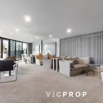 Superb City View 2B1B Next To Crown