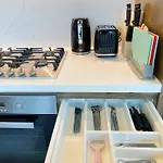 Homelike 2B Apt Next To Grand Prix With Free Parking