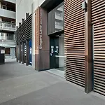 Urban Hideaway In Melbourne\'S Epicentre