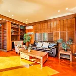 Stayau Spacious 6Br Mckinnon Pool Home