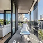 Light & Bright Apt Close To Beach & Fitzroy St