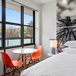 Studio Retreat Near Iconic St Kilda Beach