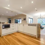 Balwyn Luxury 5Br Mansion With Cinema & Bbq
