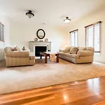 Balwyn Luxury 5Br Mansion With Cinema & Bbq
