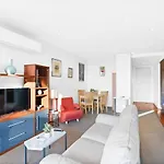 W30 - Sparkling North Melbourne Gem With Parking