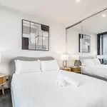 Sunny & Stylish Apt W Stunning City Views & 65 Inches Tv