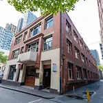 1-Bed Warehouse Conversion In Melbourne Cbd