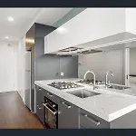 The Mason - Urban Luxury & Lygon Street Convenience