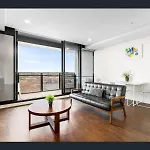 The Mason - Urban Luxury & Lygon Street Convenience
