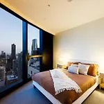 Sky Rise View And Outdoor Jacuzzi Cozy Stay