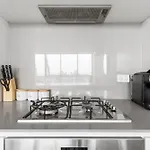 Stylish & Central W Stunning City Views & Balcony