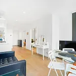 Modern & Stunning In Cbd-Close To Everything 2B1B