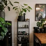 Studio In Iconic Heritage Building Near Albert Park