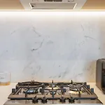 Stylish & Vibrant Apt In Best Location W Gym, Pool