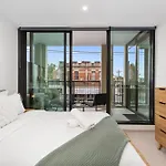 Bright And Modern 1Br Apt With Balcony And Car Park