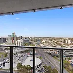Central Southbank 2Br Apt W Stunning City Views!