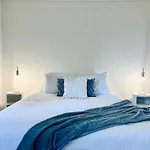 Readyset Apartments At The Summit