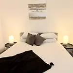 Readyset Apartments On Rose Lane