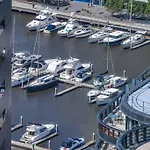 Modern & Magnificent-Harbor Views 3B2B2Car Parks
