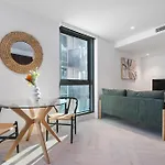 Stylish 1Br Apt W Stunning Lake And Bay Views!