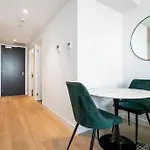 Central Southbank 1Br Apt With Balcony And Study Desk