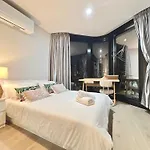 Central 3-Bedroom 2 Bathroom 5 Beds