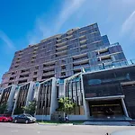 Gorgeous 3Br Apt W Stunning Bay Views And 2 Car Park