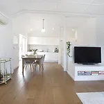 Chic Elwood Escape By Ready Set Stay