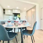 Cbd Central 3-Bedroom 2 Baths 5 Beds Pool Sauna Gym Carpark City Sky View