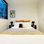 Mega Style Apartments Swanston Square