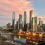Aura2107, In Cbd, 2 Bedroom With Balcony, Stunning Yarra River Views