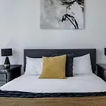 Prime Cbd, 180 Sky High Panoramic View-Pool & Gym