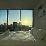 Astonishing 2B2B Upperwestside Residence Opposite Southern Cross Station